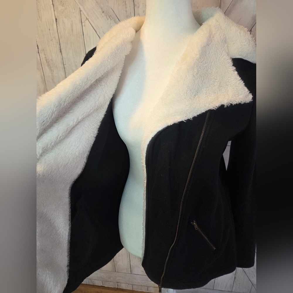 Doublju Black and White Sherpa Lined Jacket - Picture 4 of 7